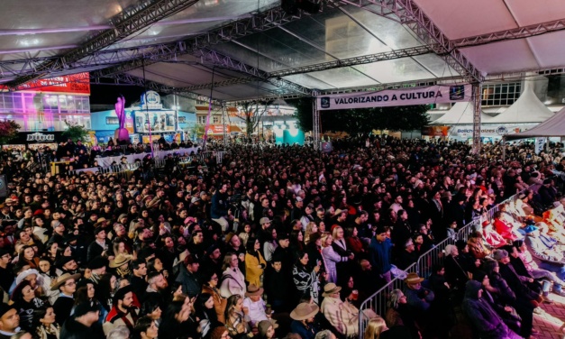 Mais de 45 mil pessoas passam pela Praça João Costa ao longo dos últimos três dias da 35ª Festa Nacional do Pinhão
