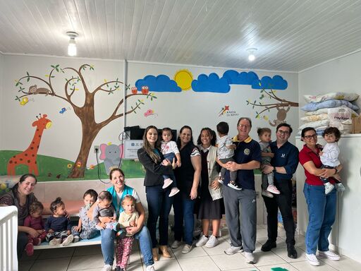 Sala de creche é reformada na parceria Rotary Coral e Uniplac