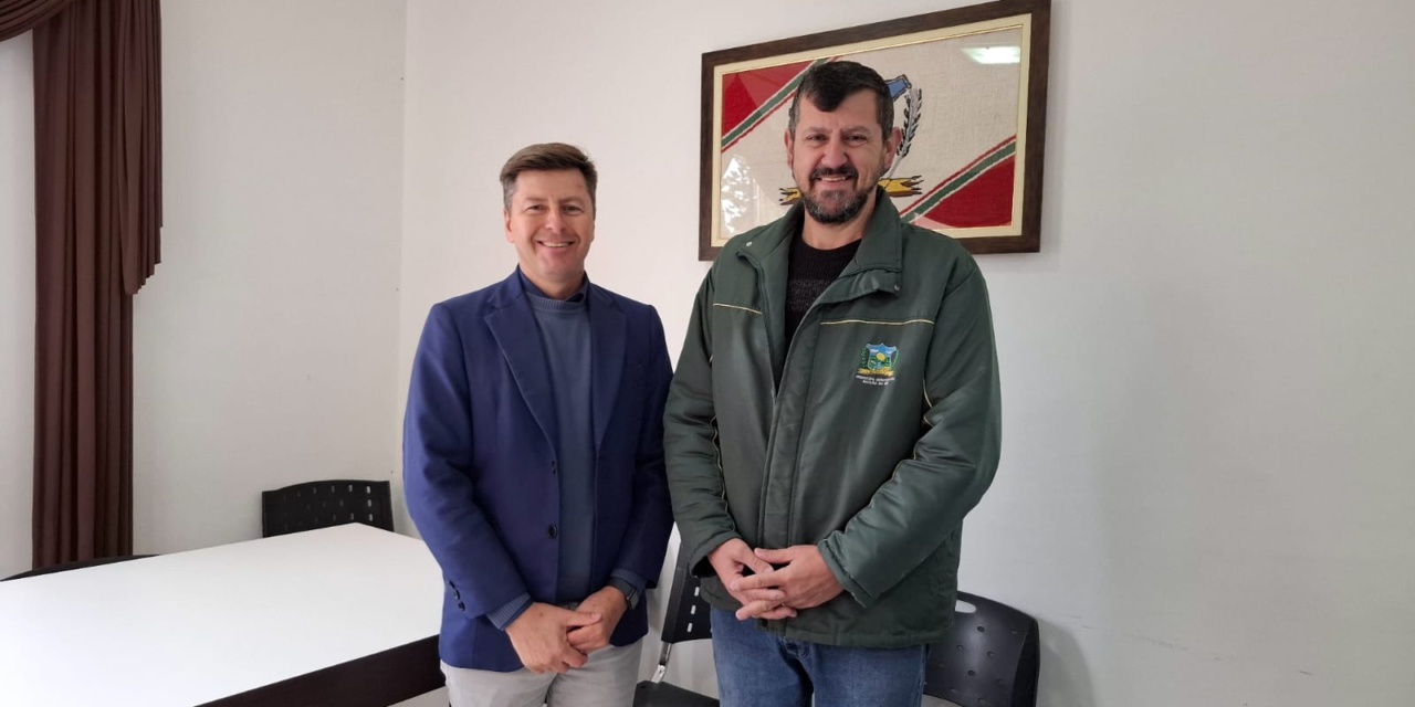 Prefeito Duduca recebe representante do Sistema Aprende Brasil para discutir melhorias na educação municipal