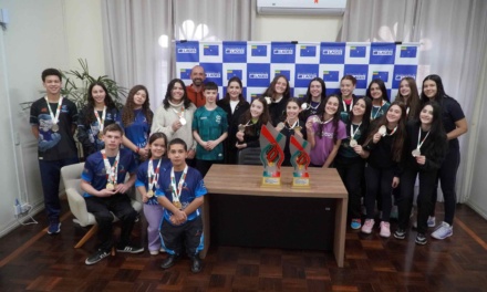 Atletas lageanos medalhistas nos Jesc e Parajesc são recepcionados na Prefeitura