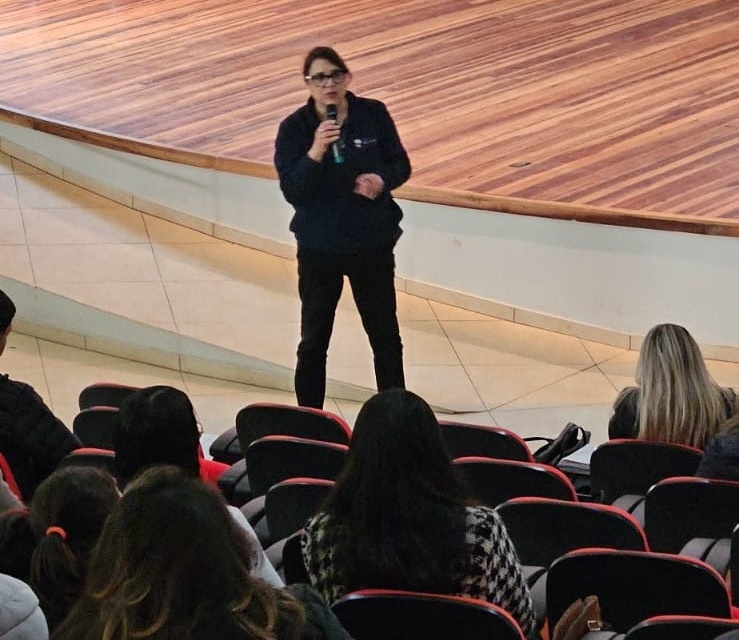 Encontro no Cerrito reúne profissionais da educação para dialogar sobre saúde e inclusão
