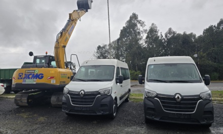 Saúde de Otacílio Costa recebe duas vans adaptadas com acessibilidade para transporte de pacientes
