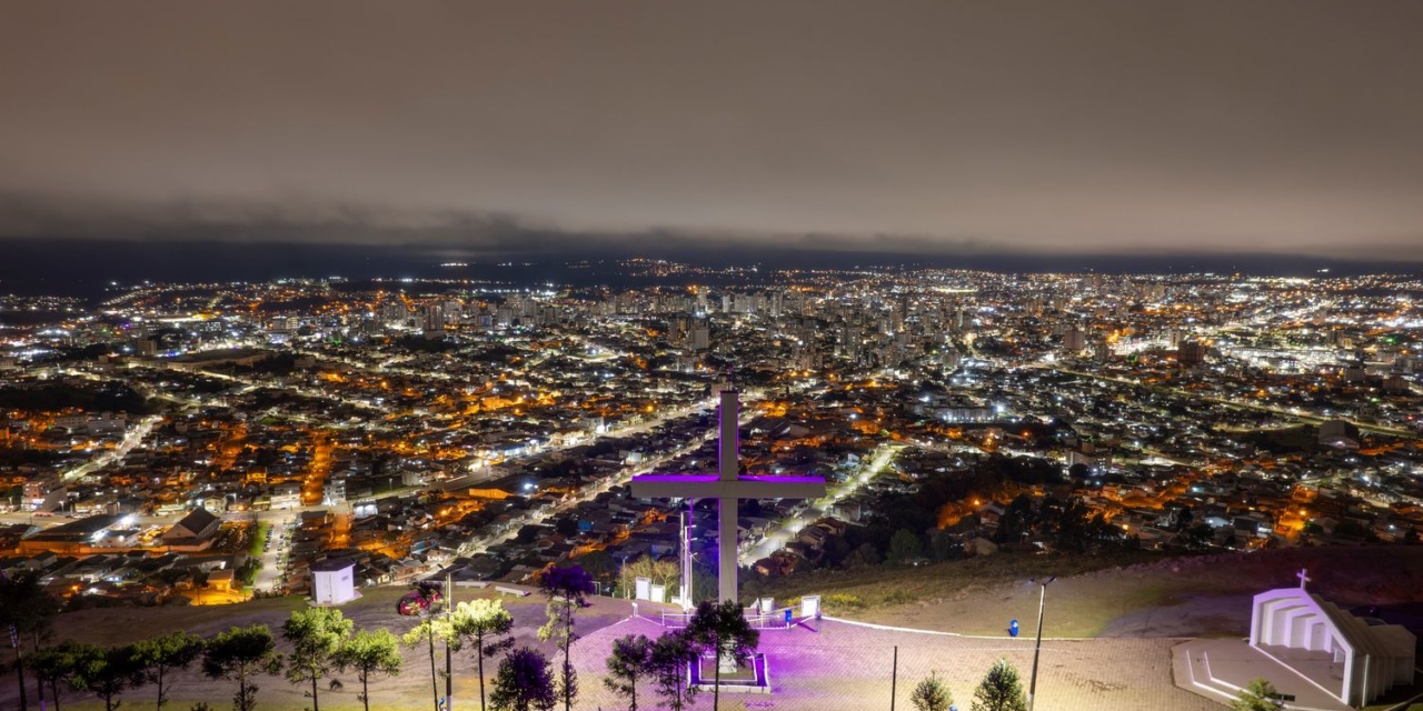 Agosto Lilás: Lages tem pontos turísticos iluminados na cor lilás para alertar população ao fim da violência contra as mulheres e meninas