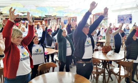 Aulão Conviver: idosos do Serviço de Convivência e Fortalecimento de Vínculos dos CRAS ganharam camisetas personalizadas para prática de atividades físicas