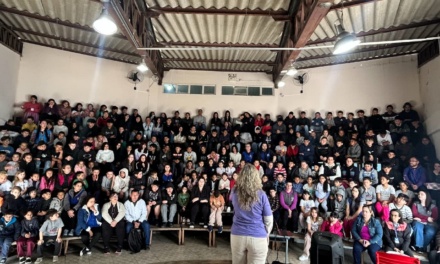 Emeb Mutirão recebe projeto “Maria da Penha vai à Escola” como programação do Agosto Lilás