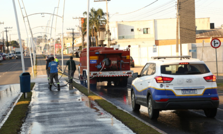 Limpeza intensiva prepara Avenida Duque de Caxias para o desfile de 7 de Setembro