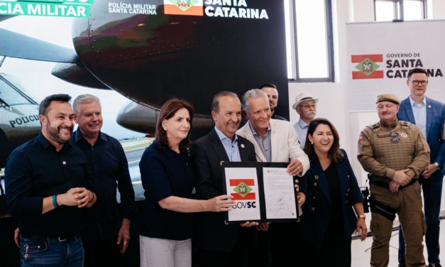Prefeita Carmen Zanotto e governador Jorginho Mello anunciam construção de novo hangar no Aeroporto de Lages