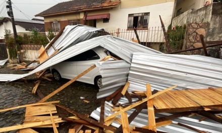 Ocorrências após tempestade registrada nesta segunda-feira (22)