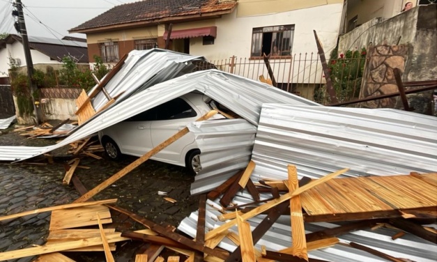 Ocorrências após tempestade registrada nesta segunda-feira (22)