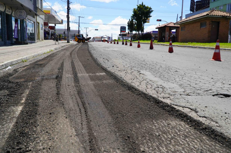 Prefeitura inicia recapeamento asfáltico da avenida Presidente Vargas