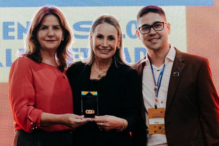Educação de Lages é premiada pela conquista do Selo Ouro no Compromisso Nacional com a Alfabetização na 2ª edição do Prêmio Undime-SC