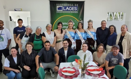 Entre tradição e solidariedade: realeza da Festa do Pinhão visita Banco de Alimentos de Lages