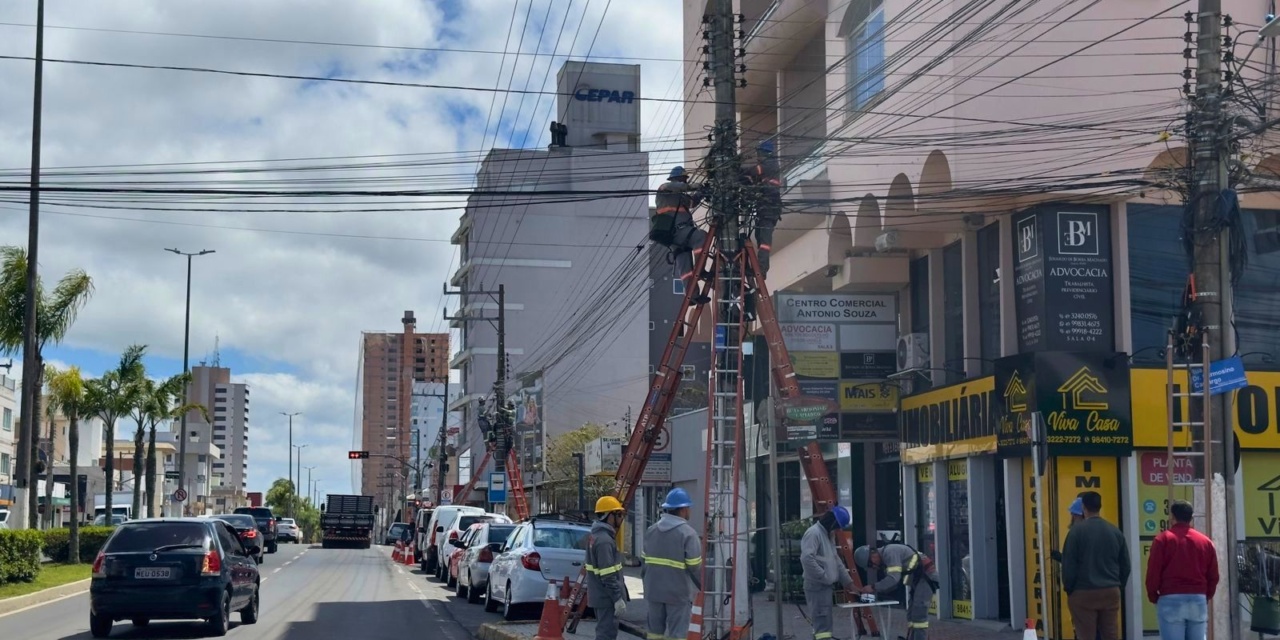 Operação “Limpa Fio” já retira mais de 300 quilos de fios inutilizáveis dos postes de Lages