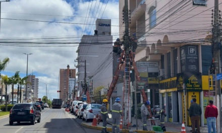 Operação “Limpa Fio” já retira mais de 300 quilos de fios inutilizáveis dos postes de Lages