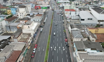 Quatro pistas, novo semáforo e sinalização reorganizam trânsito na avenida Presidente Vargas