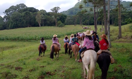 Cavalgada das Mulheres celebra o Dia Internacional da Mulher em Bocaina do Sul