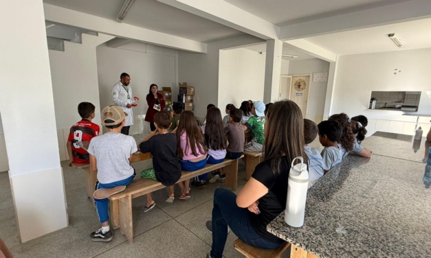 Dia B leva orientação e prevenção contra a cárie a alunos do interior de Otacílio Costa