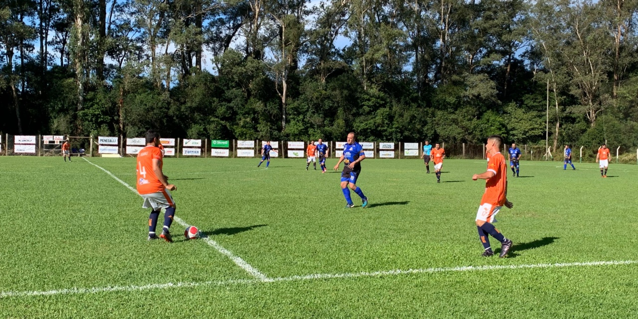 RZ e Bossardi largam com vitória no Campeonato Municipal de Futebol de Campo em Otacílio Costa