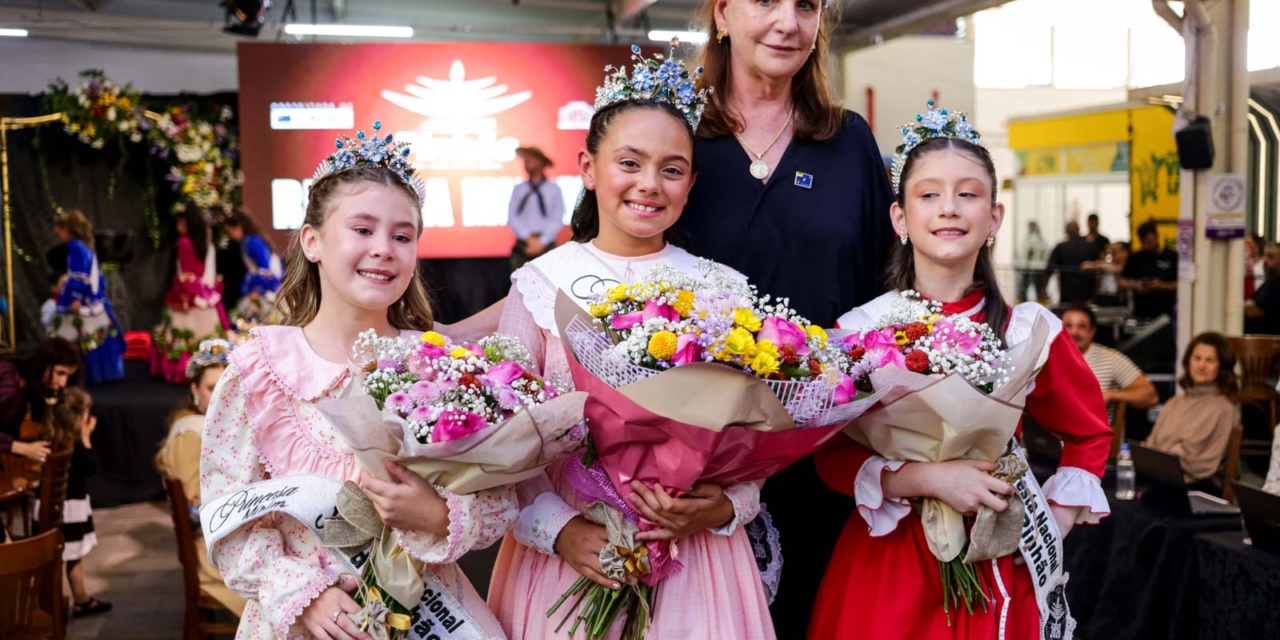 Maria Laura Correa Rodrigues é eleita Rainha Mirim da 36ª Festa Nacional do Pinhão