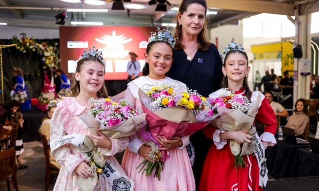 Maria Laura Correa Rodrigues é eleita Rainha Mirim da 36ª Festa Nacional do Pinhão