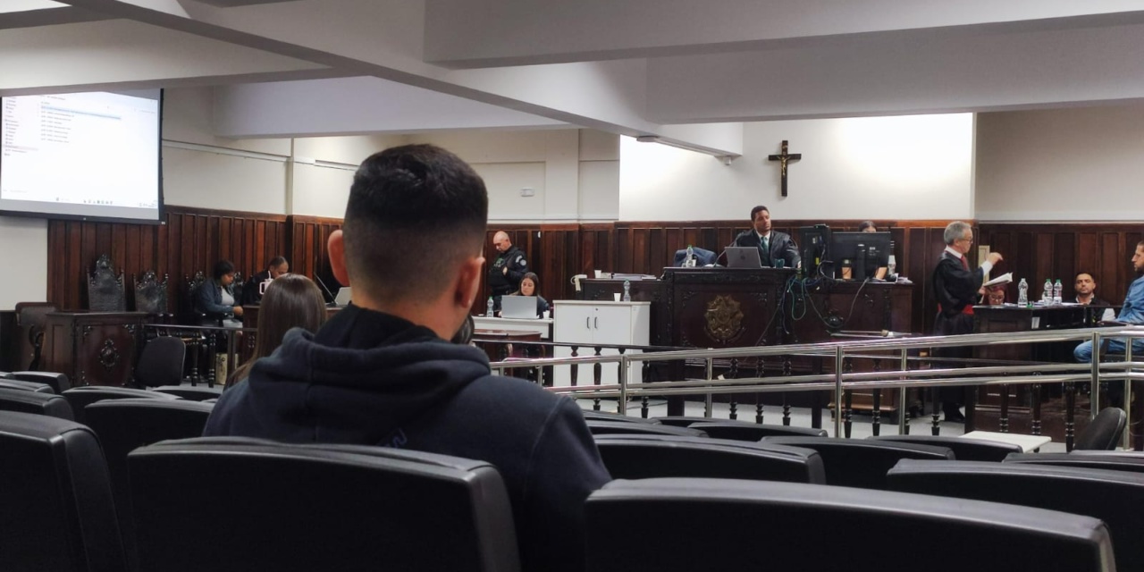 Réu é condenado a 23 anos por tentar matar a companheira idosa a marteladas em Lages