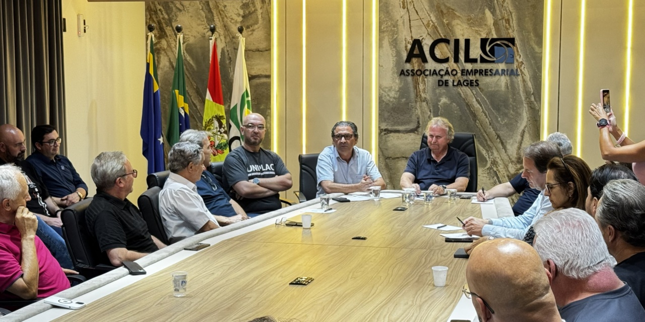 Crescimento e impacto regional da Uniplac são apresentados em reunião da ACIL