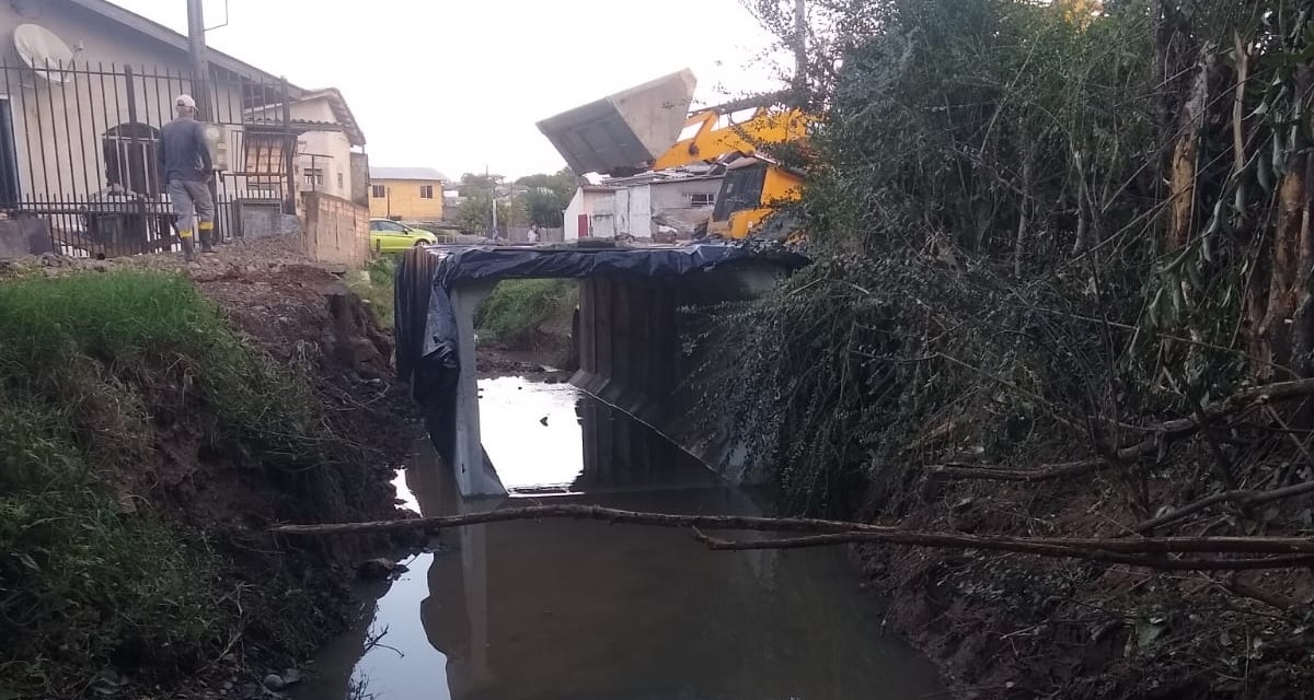 Macrodrenagem no bairro Centenário avança com instalação de galerias para evitar alagamentos