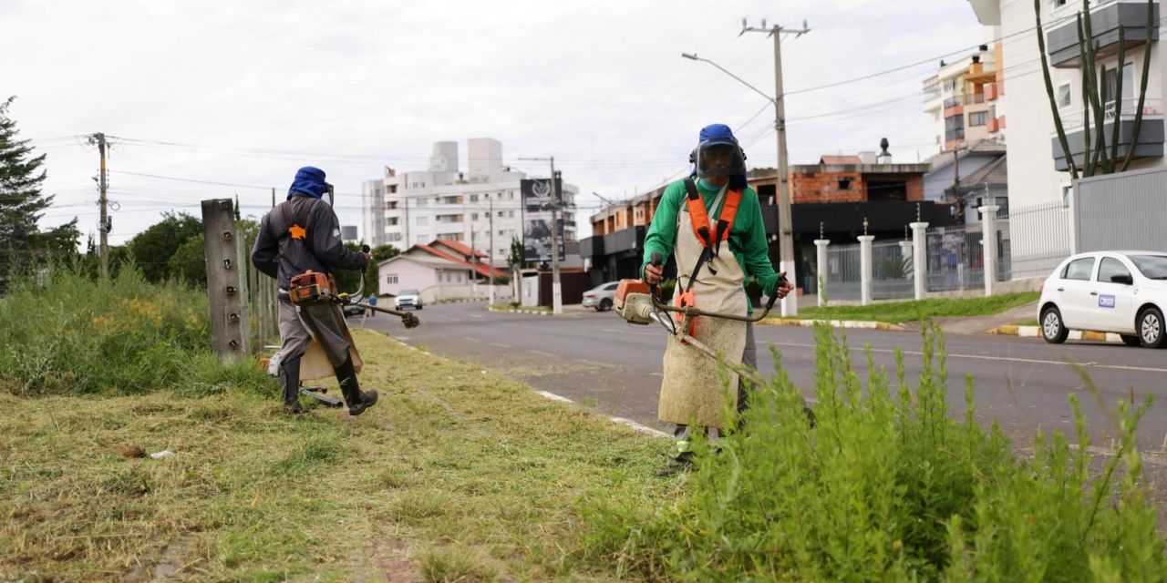 Roçada em ação: Lages tem frentes de trabalho em vários bairros