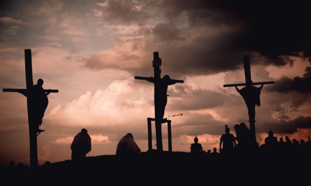 Sexta-feira Santa deve reunir milhares de fiéis no Morro da Cruz