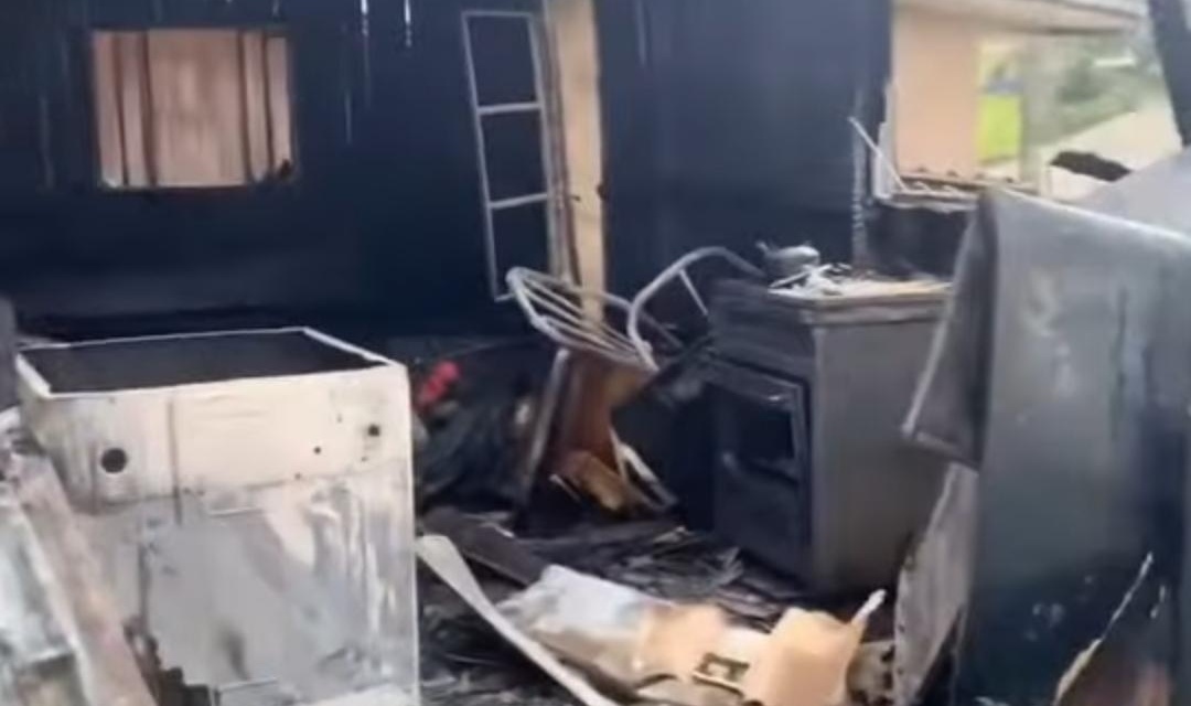 Ajude a Sandra do Santa Mônica que perdeu tudo  em um incêndio