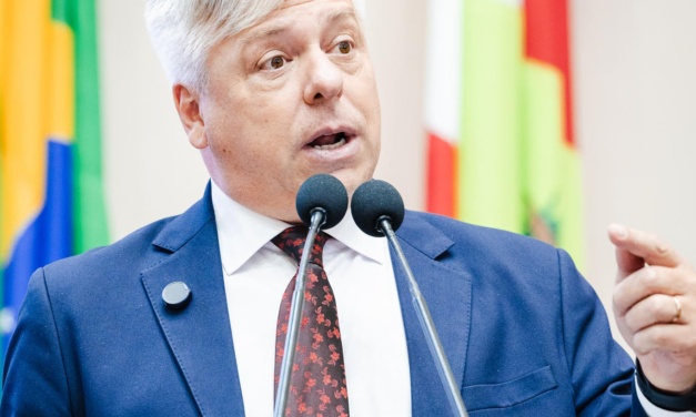 CCJ da Alesc aprova nova tabela salarial de professores em SC