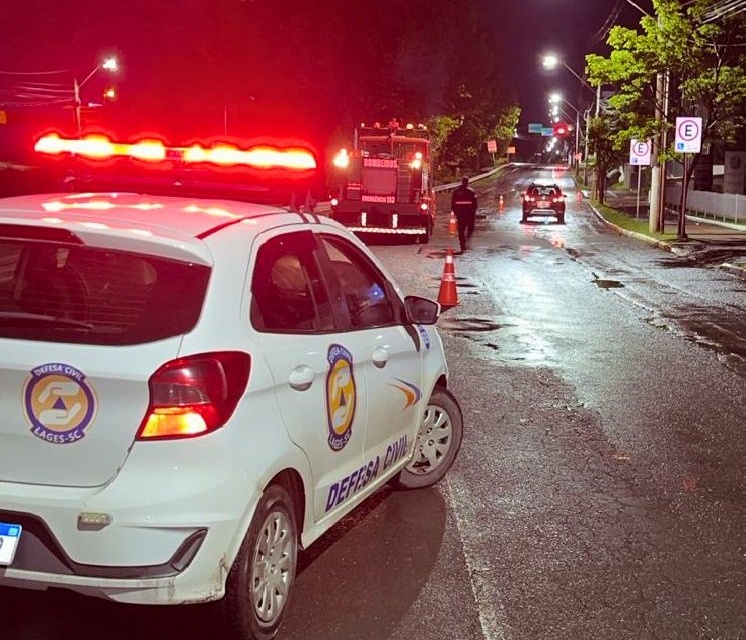 Tempestade em Lages registra mais de 50 milímetros de chuva, ventos de até 56 Km/h e mobiliza equipes da Prefeitura