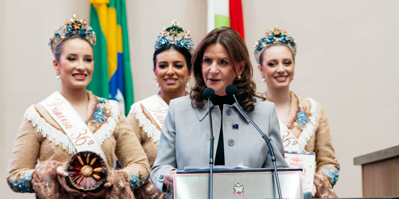 Comitiva da 36ª Festa Nacional do Pinhão visita Alesc e leva convite ao Governador Jorginho Mello