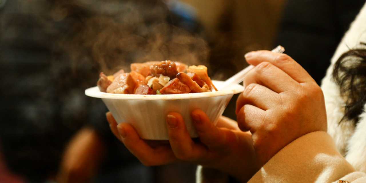 Prefeitura de Lages e entidades filantrópicas definem preços da gastronomia típica da área Central, no espaço Recanto do Pinhão Aracy Paim