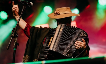 Domingo da 36ª Festa Nacional do Pinhão teve Bateras na Serra, música e grande movimento no Centro de Lages