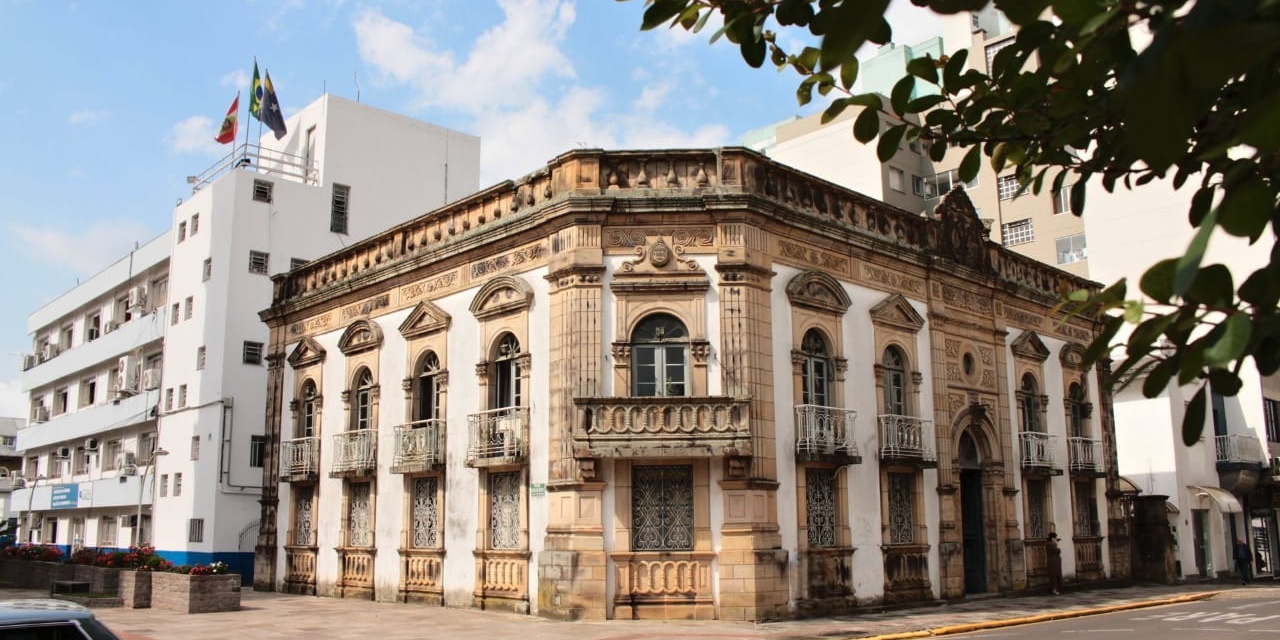 Projetos aprovados pelo Legislativo unificam compras públicas e criam Secretaria com foco em inovação na gestão municipal