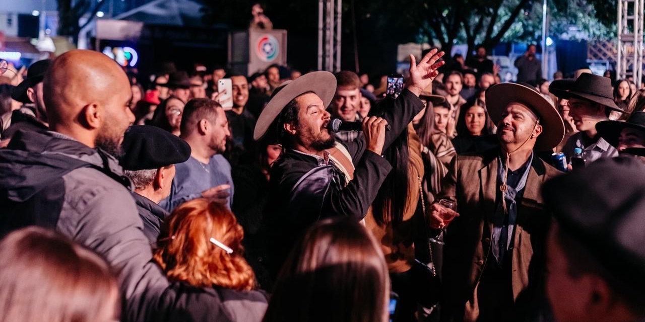 36ª Festa Nacional do Pinhão: noite de música e encontros no coração da cidade na noite desta quarta-feira