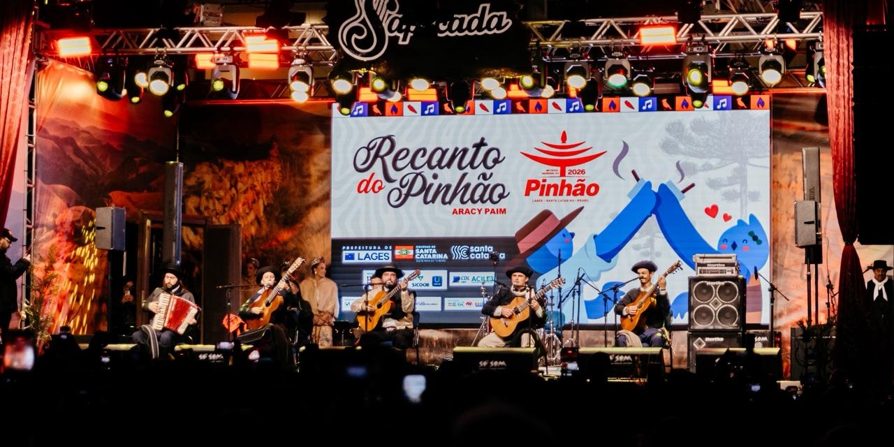 Quarteto Coração de Potro leva música e emoção ao palco da 36ª Festa Nacional do Pinhão