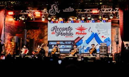 Quarteto Coração de Potro leva música e emoção ao palco da 36ª Festa Nacional do Pinhão