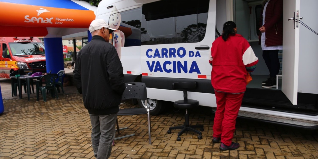 Carro da Vacina atende moradores da Cidade Alta nesta terça-feira (19)
