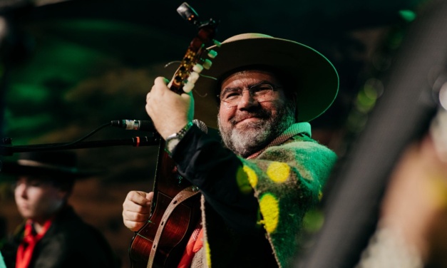 Música regional marca mais uma noite da 36ª Festa Nacional do Pinhão no Calçadão da Praça João Costa