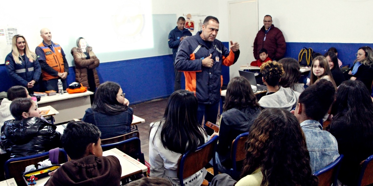 Projeto Defesa Civil nas Escolas já alcança 522 alunos em onze unidades do Sistema Municipal de Educação em Lages