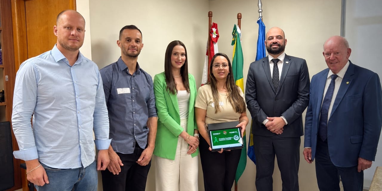 Representantes da comunidade celíaca buscam apoio na Alesc