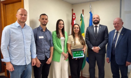 Representantes da comunidade celíaca buscam apoio na Alesc