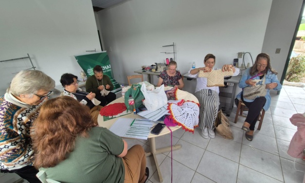 Curso de Crochê é concluído com sucesso na Casa da Costura em Bocaina do Sul